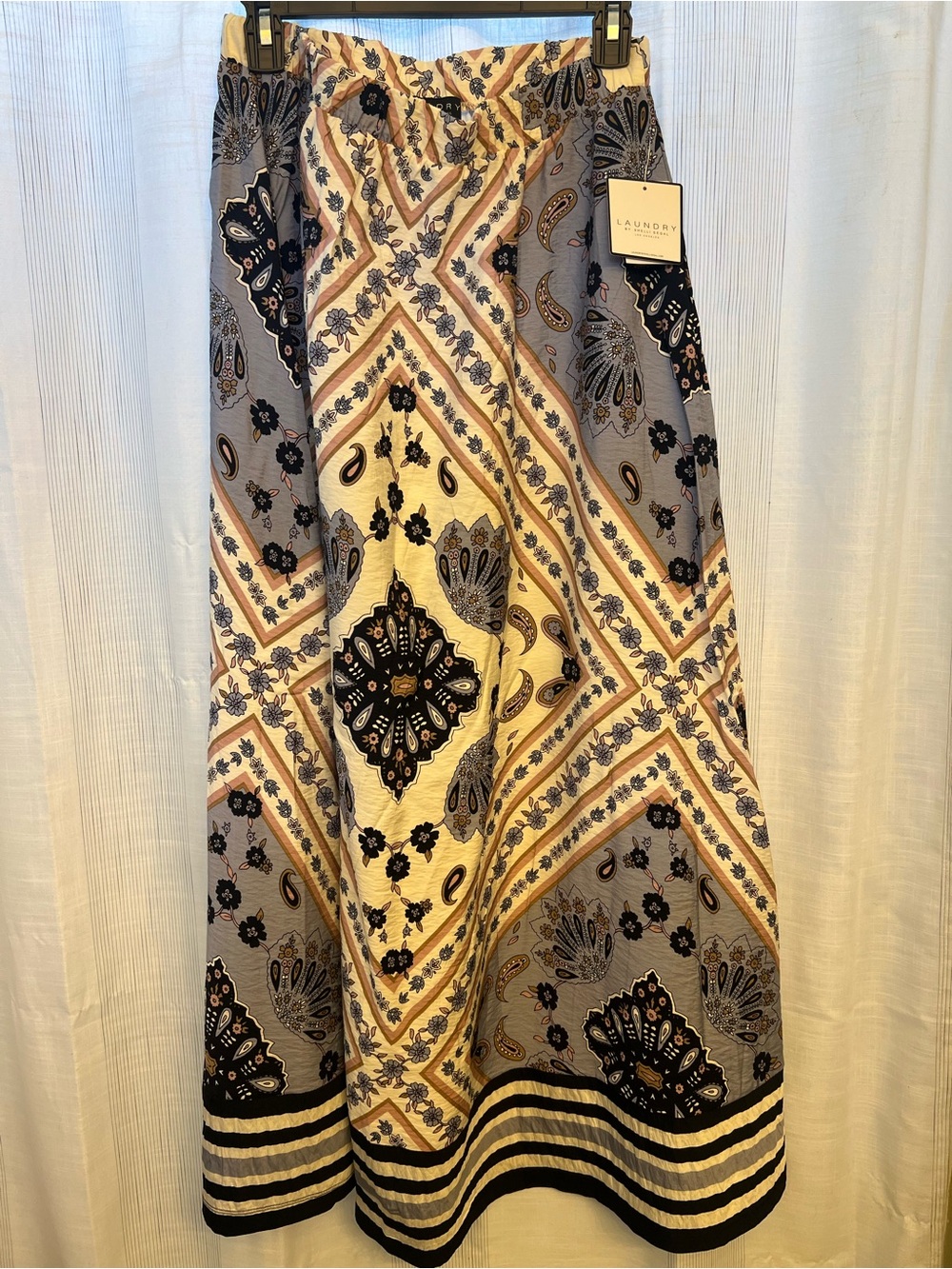 Nordstrom Skirt! Unique paisley/abstract pattern and so soft!